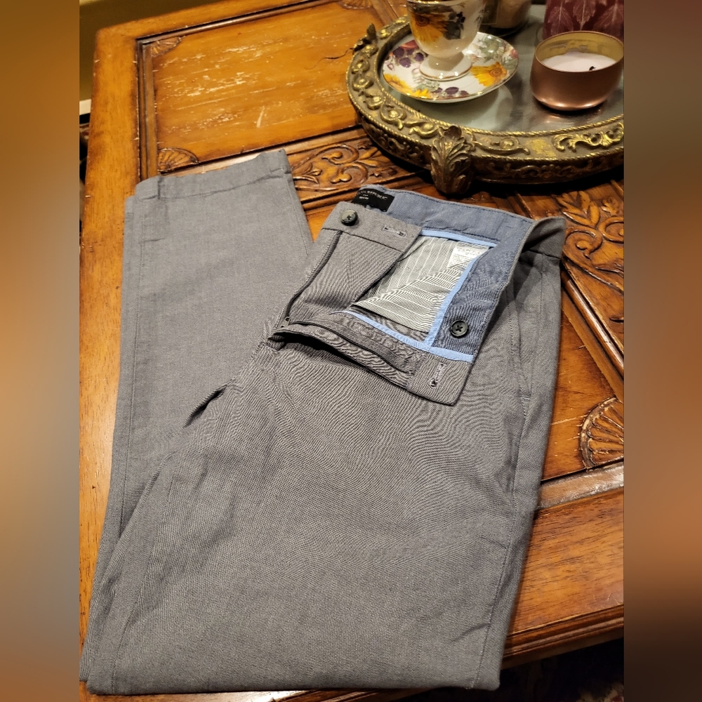 Men's Business Pants. Banana Republic. trousers. Slim fit size 32 x 30 - gray